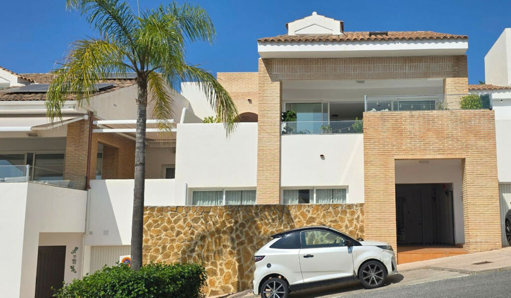 Detached Villa Benalmadena Pueblo Málaga - image 37