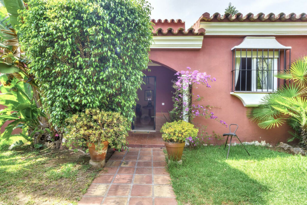 Detached Villa El Rosario Málaga - image 37