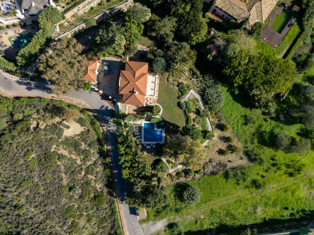 Detached Villa Nueva Andalucía Málaga - image 37