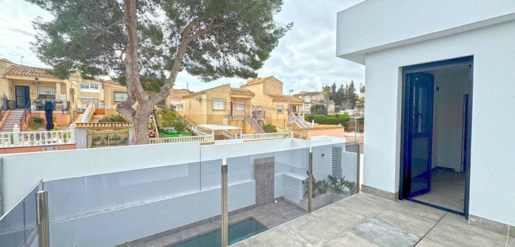 Detached Villa Torrevieja Alicante - image 37