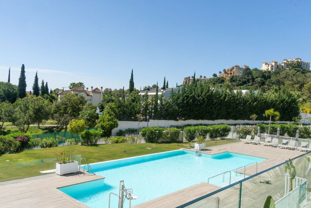 Middle Floor Apartment Benahavís Málaga - image 37