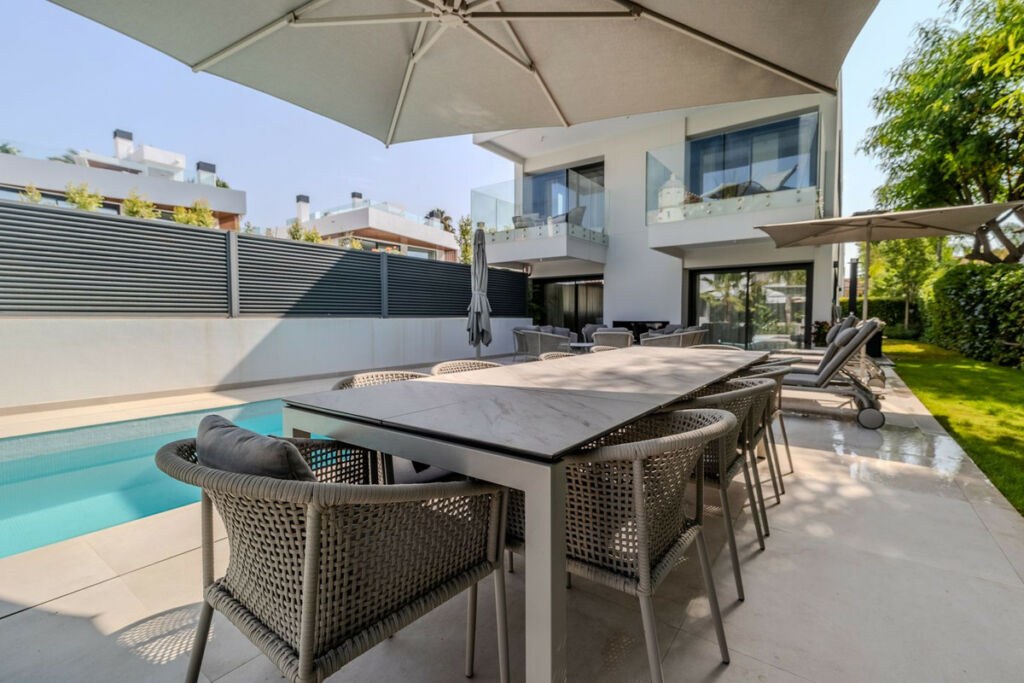 Detached Villa Puerto Banús Málaga - image 37