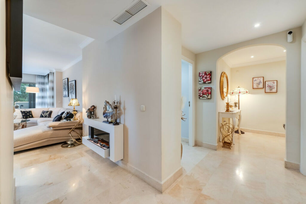 Middle Floor Apartment Elviria Málaga - image 37