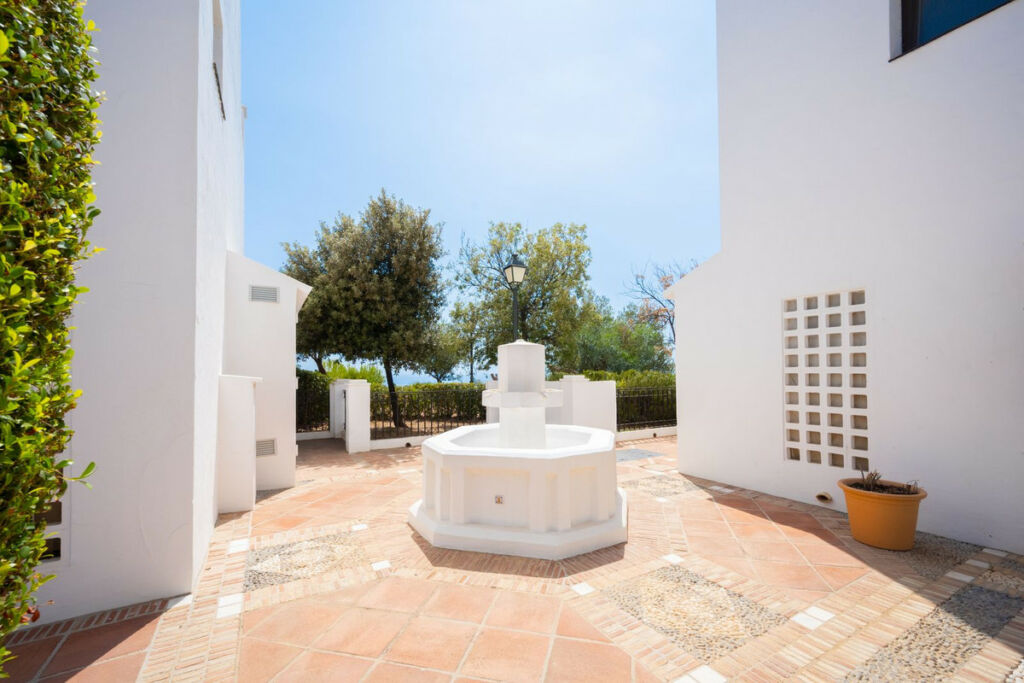 Penthouse Duplex Altos de los Monteros Málaga - image 37