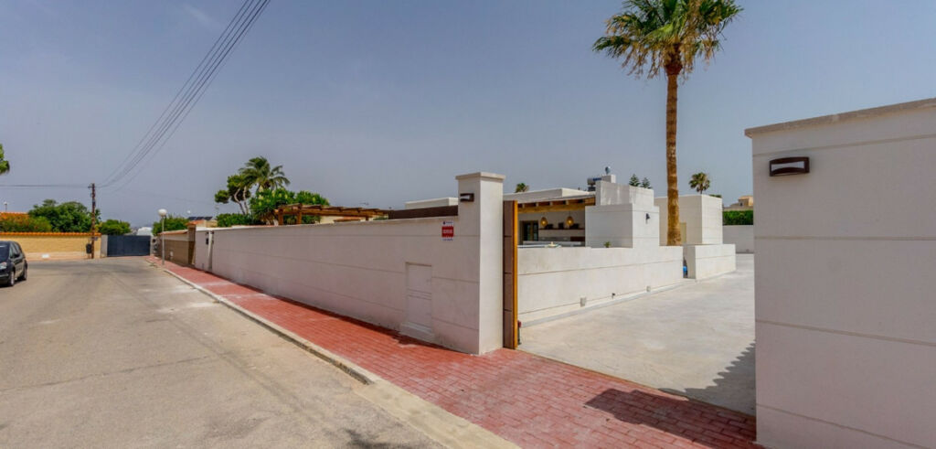 Detached Villa Torrevieja Alicante - image 37