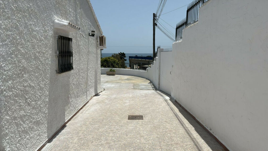 Detached Villa Estepona Málaga - image 36