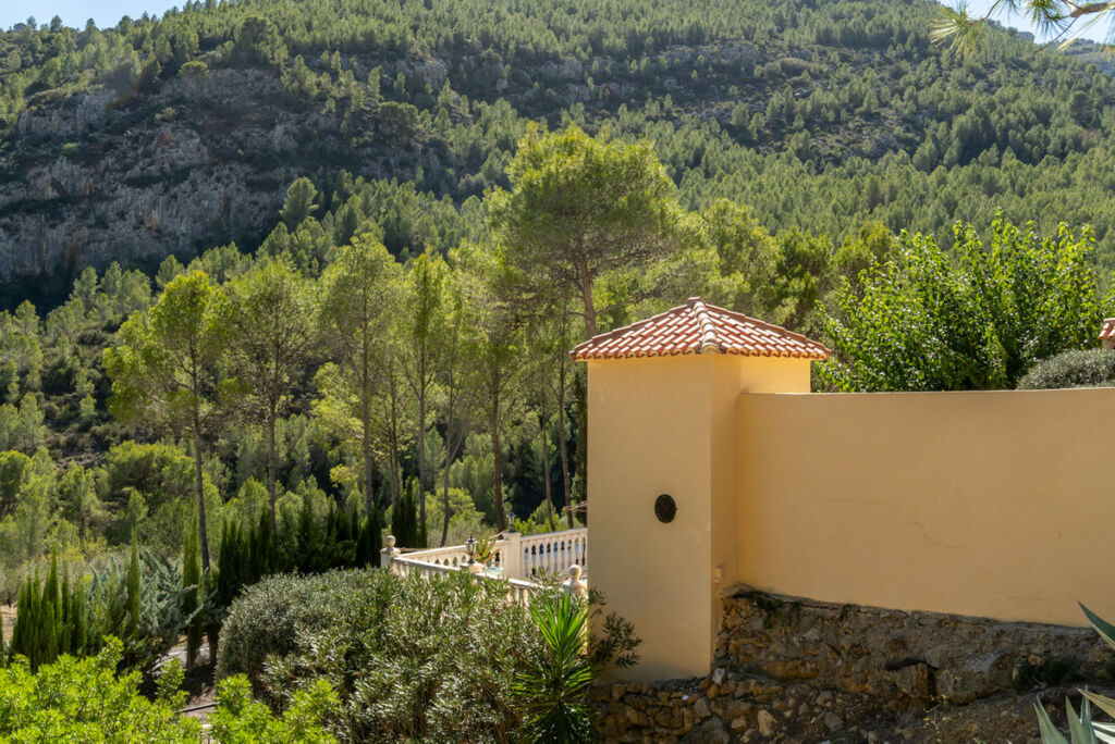 Detached Villa Castell de Castells Alicante - image 38