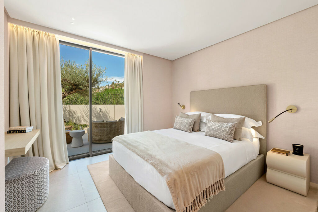 Detached Villa Nueva Andalucía Málaga - image 38