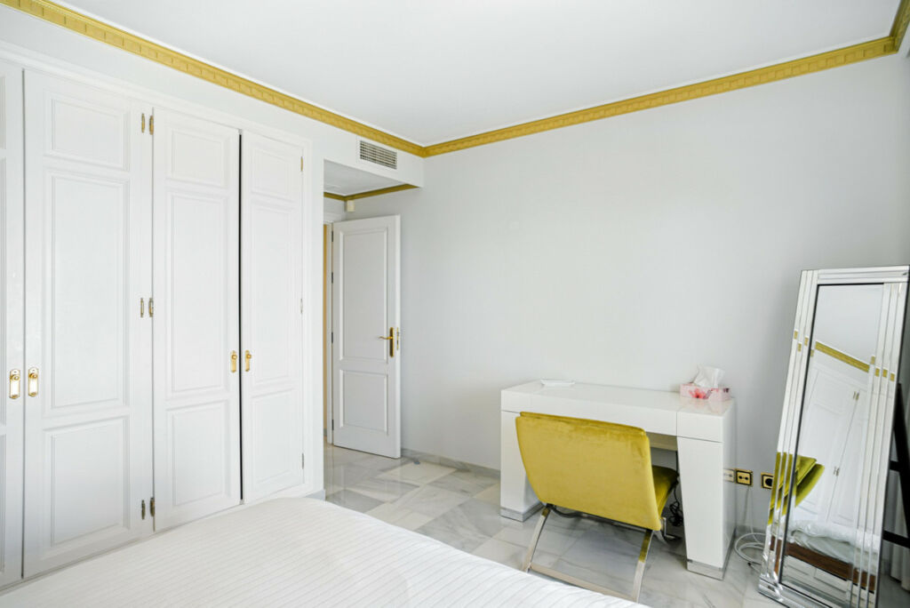 Penthouse Duplex The Golden Mile Málaga - image 38