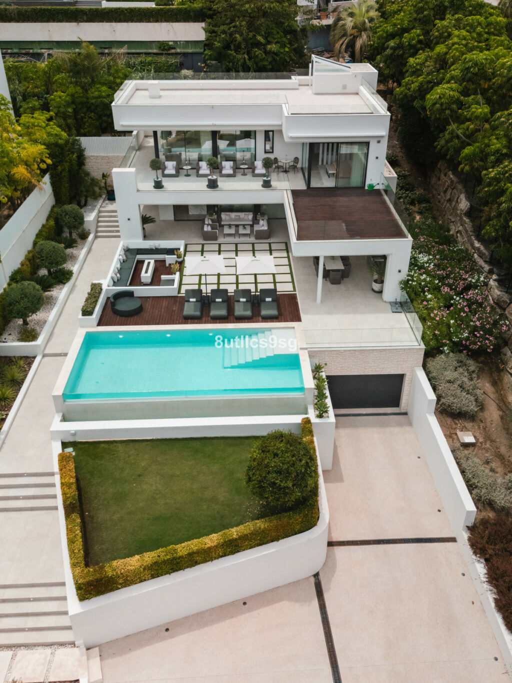 Detached Villa Nueva Andalucía Málaga - image 38