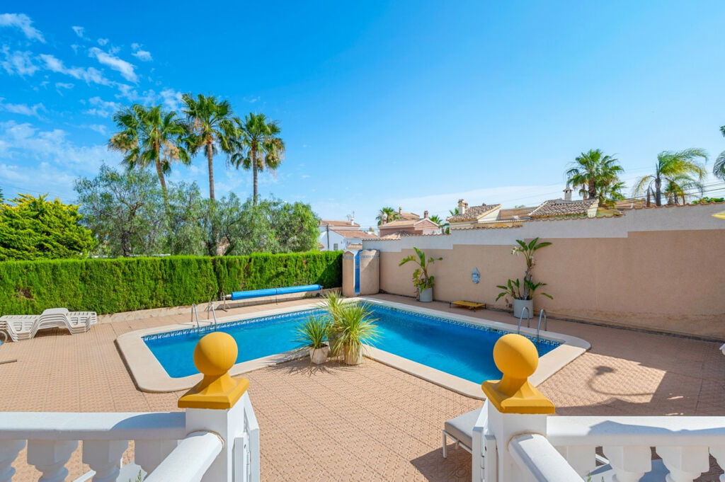 Detached Villa Ciudad Quesada Alicante - image 38