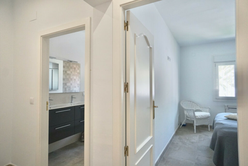 Detached Villa Montemar Alicante - image 38
