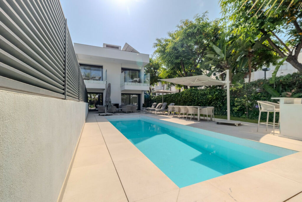 Detached Villa Puerto Banús Málaga - image 38