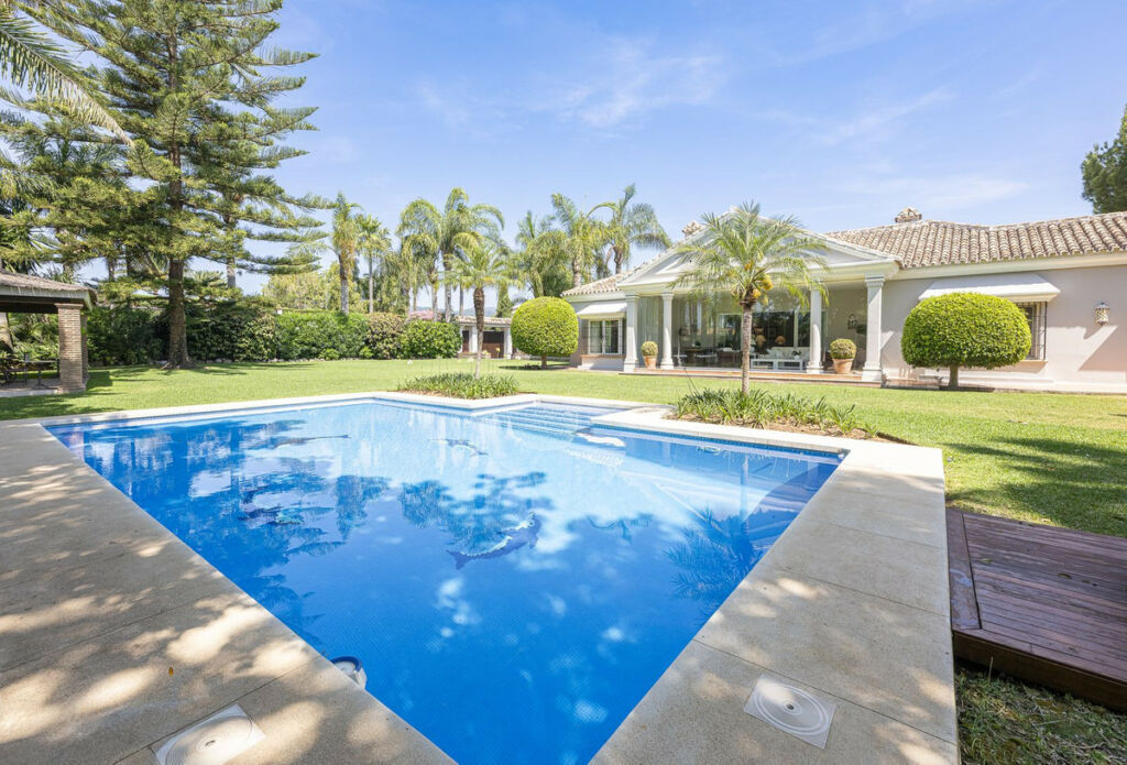 Detached Villa Guadalmina Alta Málaga - image 38