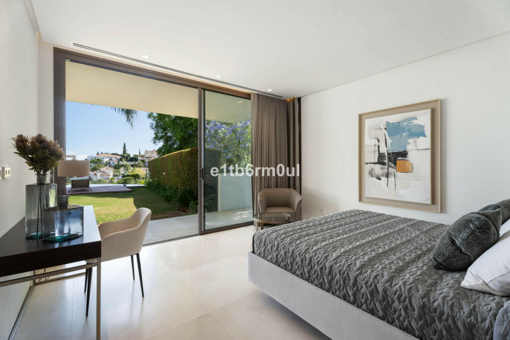 Detached Villa La Quinta Málaga - image 38