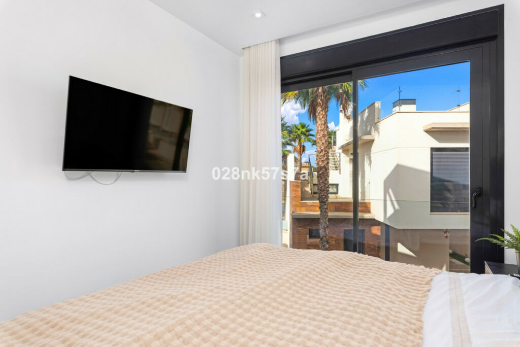 Detached Villa Lomas de Cabo Roig Alicante - image 38