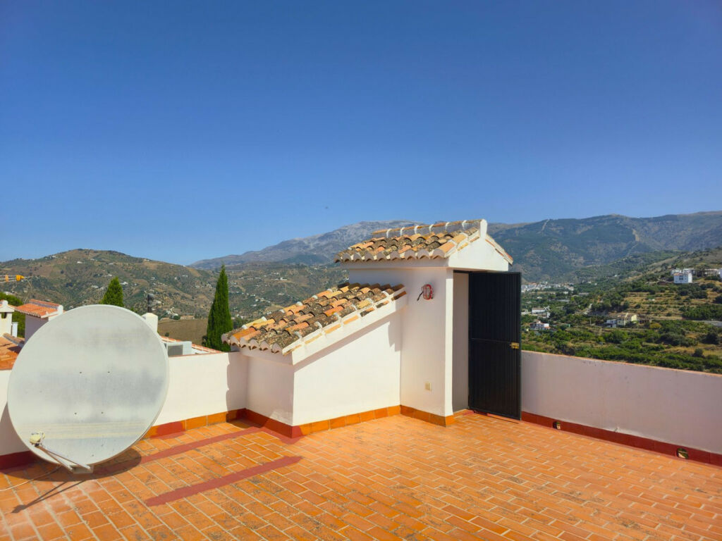 Detached Villa Cómpeta Málaga - image 38