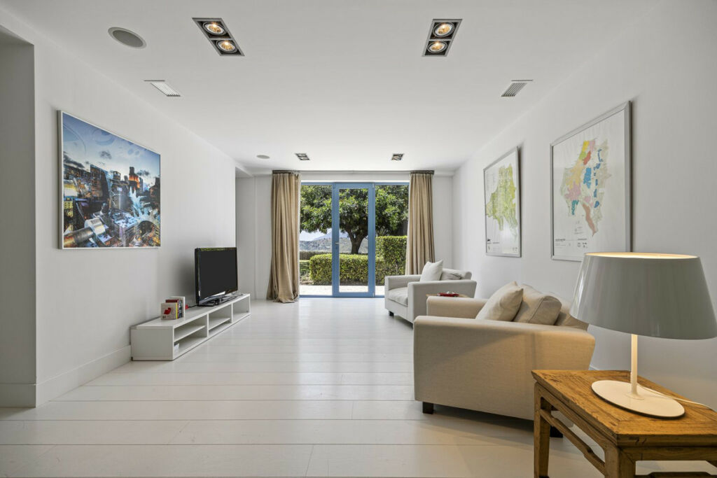 Detached Villa Benahavís Málaga - image 38