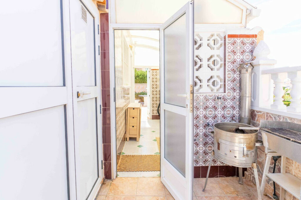 Detached Villa Punta Prima Alicante - image 38