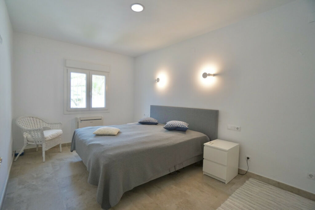 Detached Villa Montemar Alicante - image 39