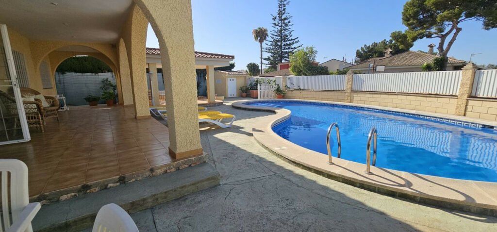 Detached Villa Campoamor Alicante - image 39