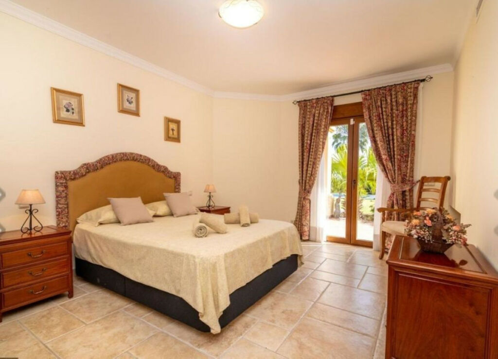 Detached Villa Los Flamingos Málaga - image 39