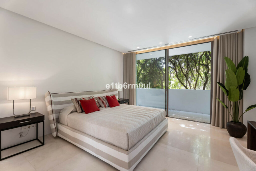 Detached Villa La Quinta Málaga - image 39