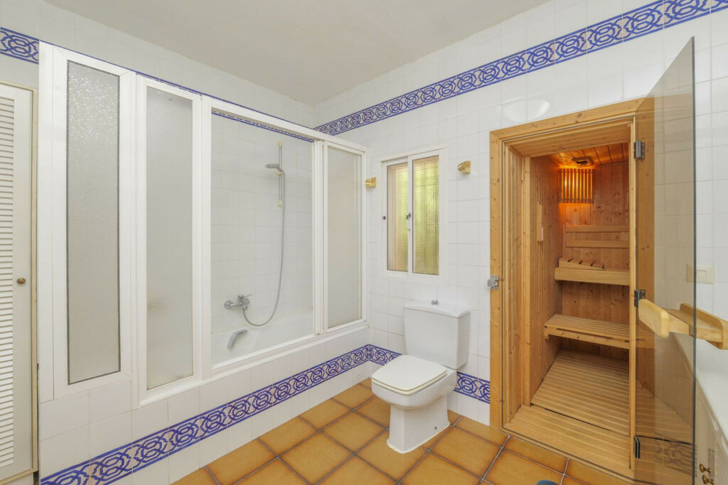 Detached Villa Marbella Málaga - image 39