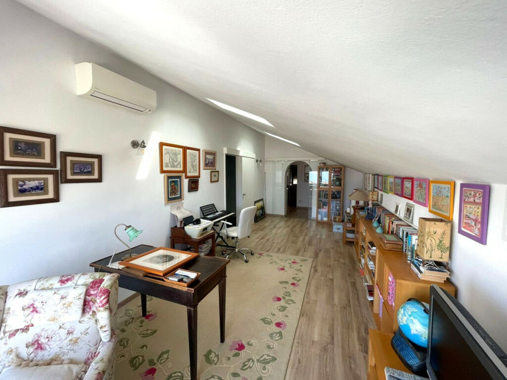Detached Villa Estepona Málaga - image 39