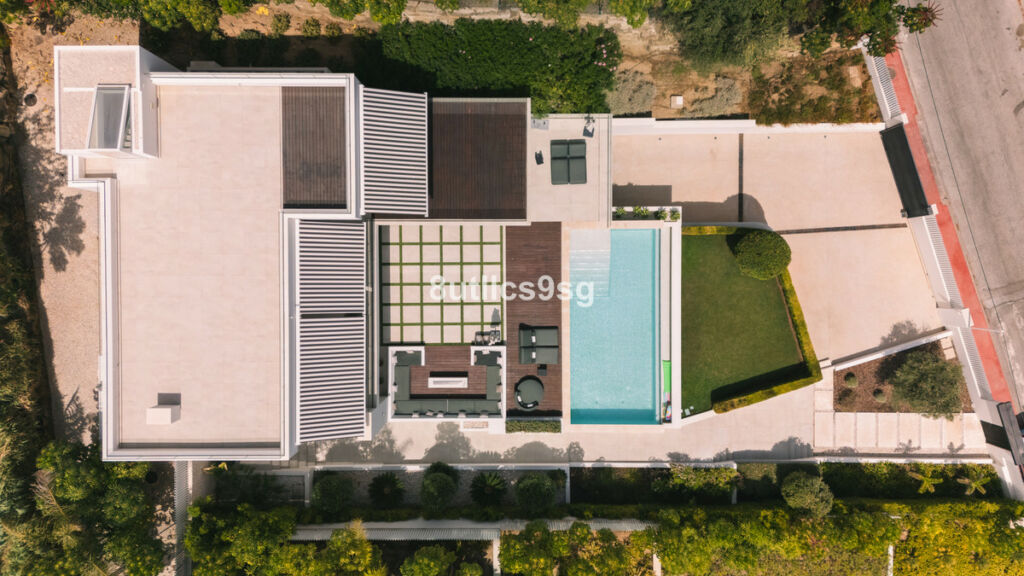 Detached Villa Nueva Andalucía Málaga - image 39