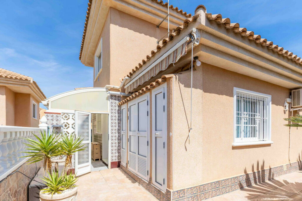 Detached Villa Punta Prima Alicante - image 39