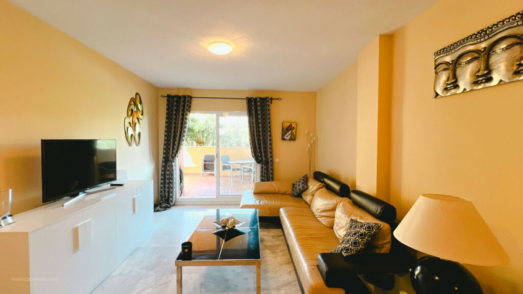 Middle Floor Apartment Reserva de Marbella Málaga - image 4