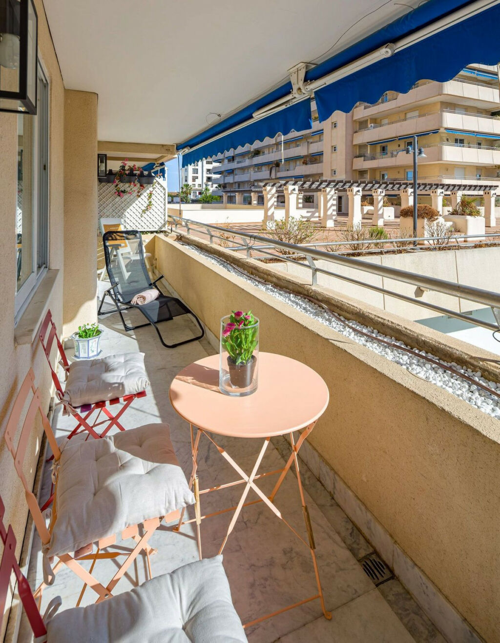 Middle Floor Apartment Puerto Banús Málaga - image 3