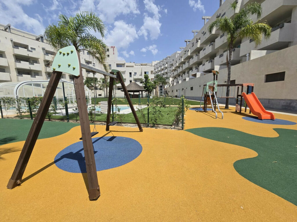 Middle Floor Apartment Riviera del Sol Málaga - image 4