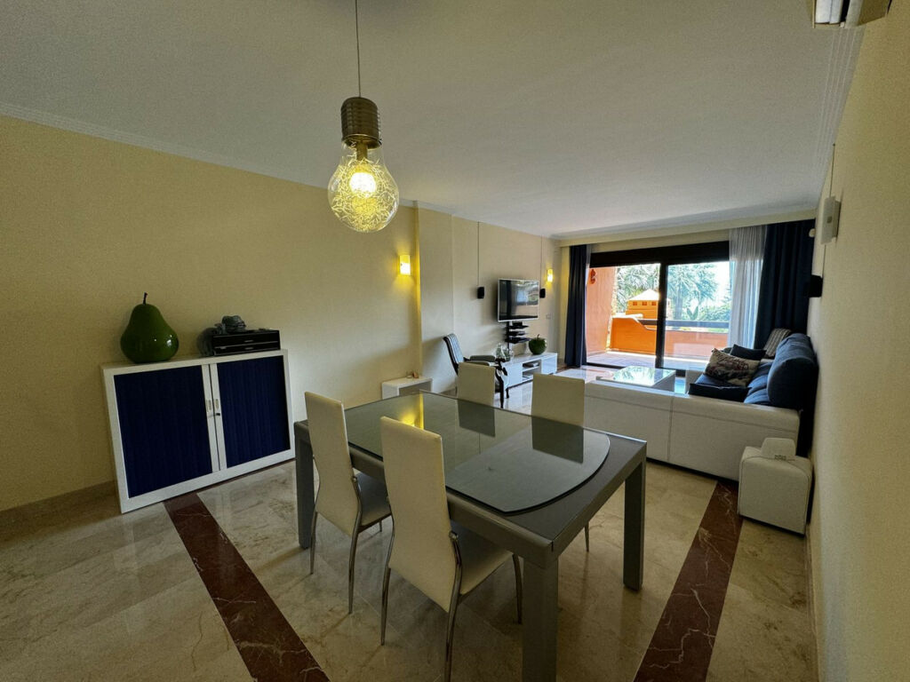 Middle Floor Apartment Estepona Málaga