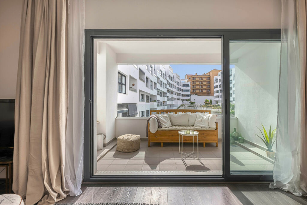 Middle Floor Apartment Estepona Málaga - image 5