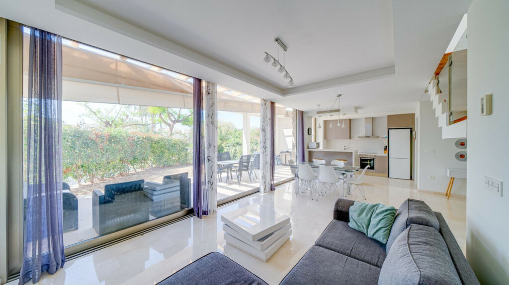 Townhouse Villajoyosa Alicante - image 4