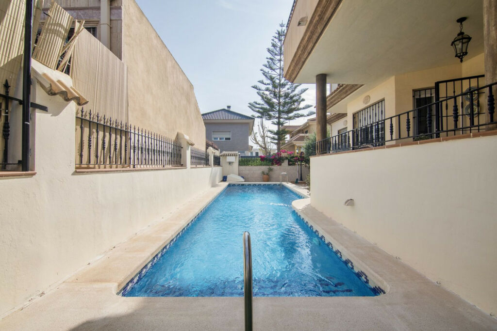 Detached Villa Almoradi Alicante - image 4