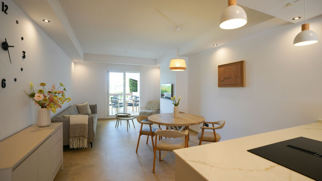 Middle Floor Apartment Nueva Andalucía Málaga - image 6