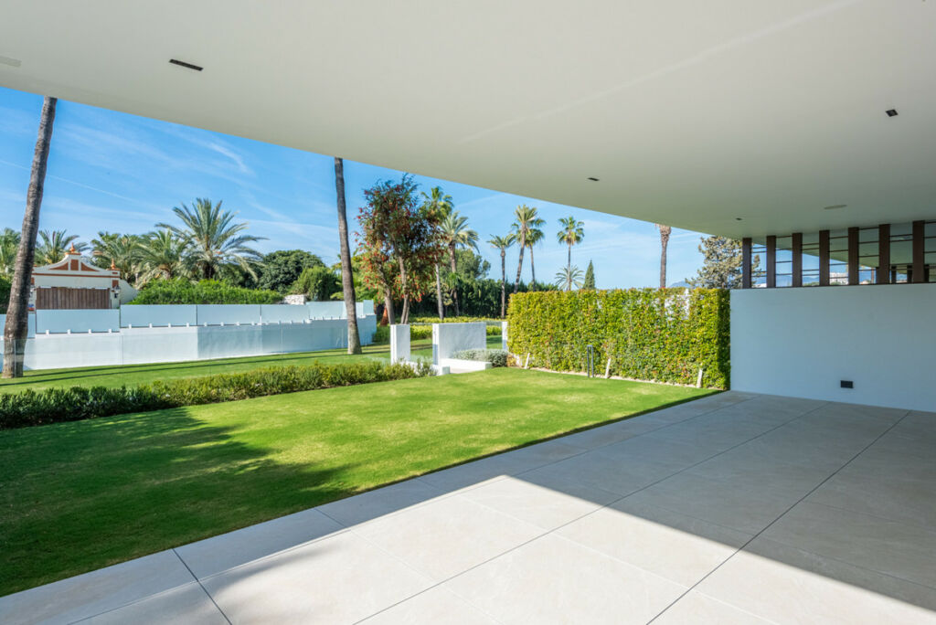 Semi-Detached House Nueva Andalucía Málaga - image 8