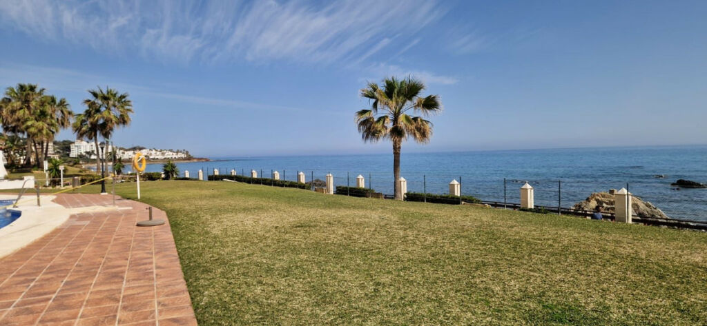 Ground Floor Apartment Calahonda Málaga - image 13
