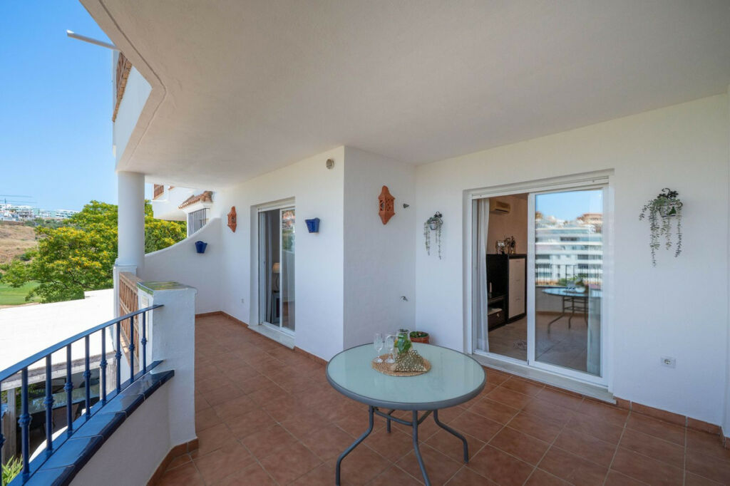 Middle Floor Apartment Riviera del Sol Málaga - image 4