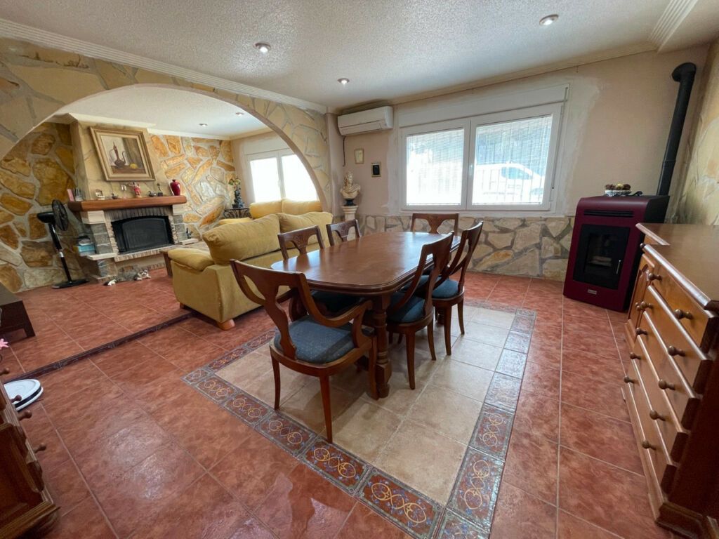 Detached Villa Crevillent Alicante - image 4
