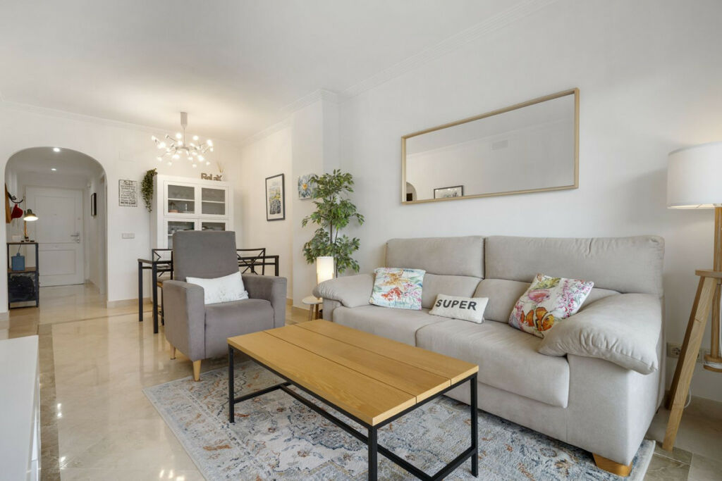 Middle Floor Apartment Calanova Golf Málaga - image 4