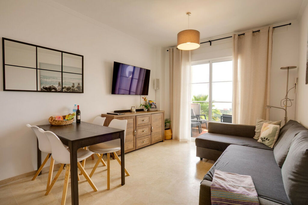 Middle Floor Apartment Manilva Málaga - image 4