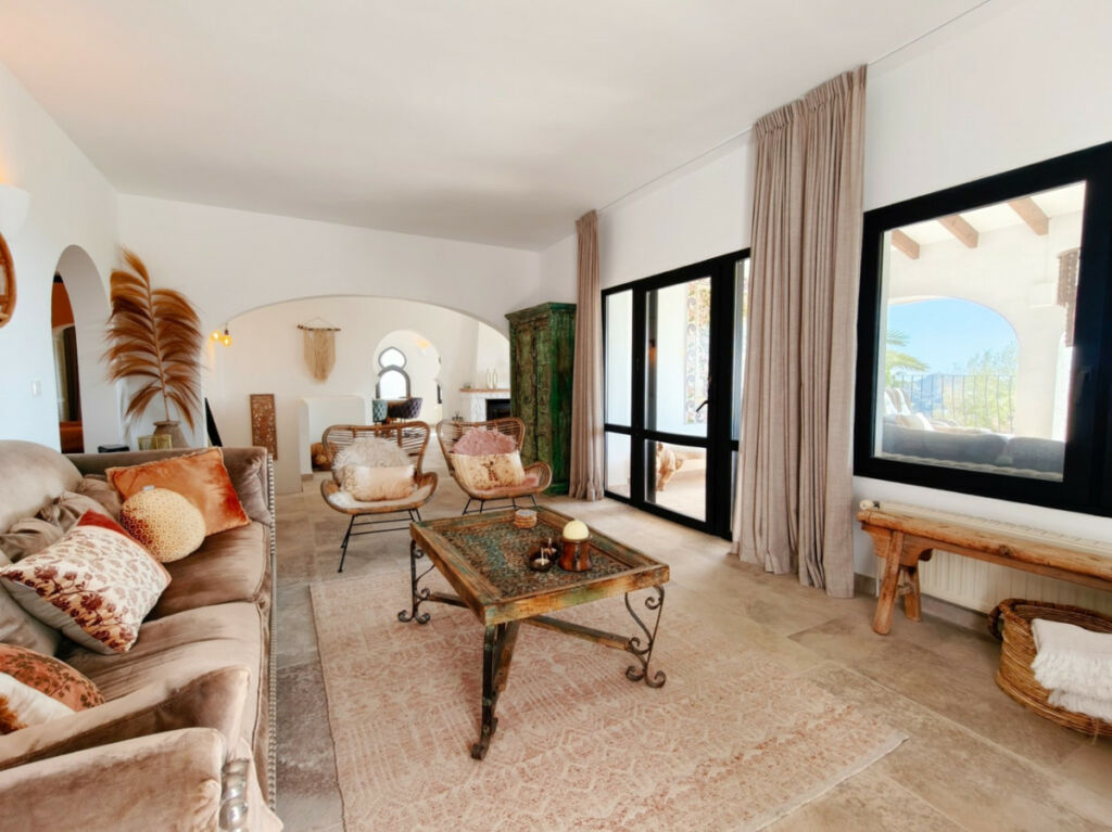 Detached Villa Moraira Alicante - image 4
