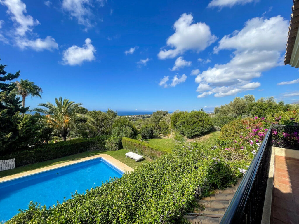 Detached Villa El Rosario Málaga - image 4