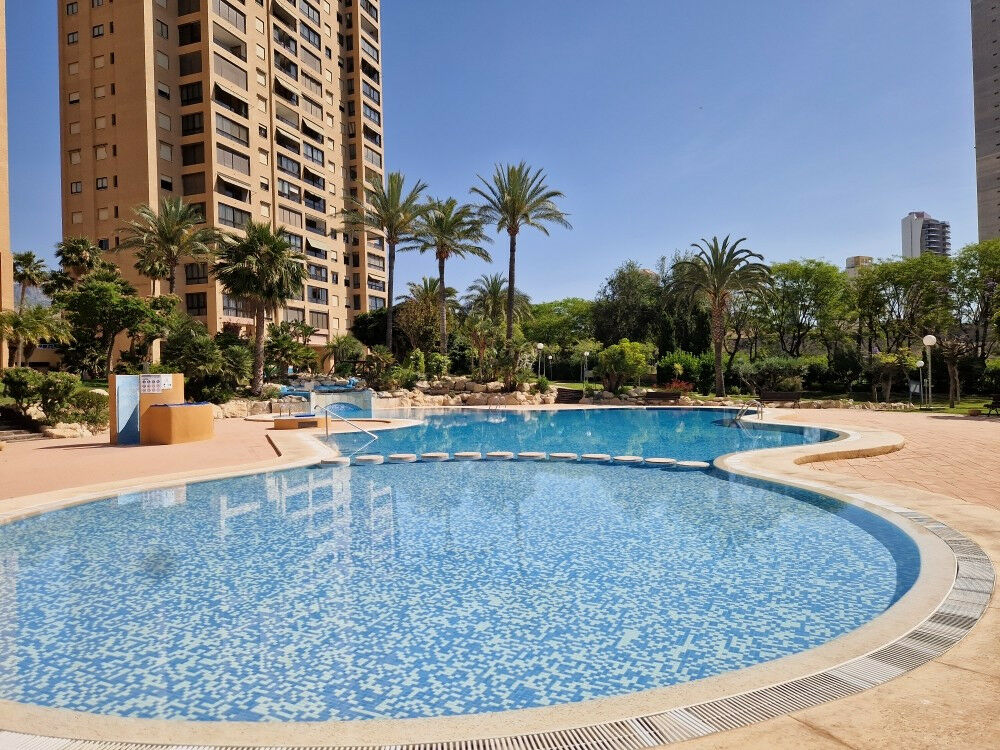 Middle Floor Apartment Benidorm Alicante - image 4