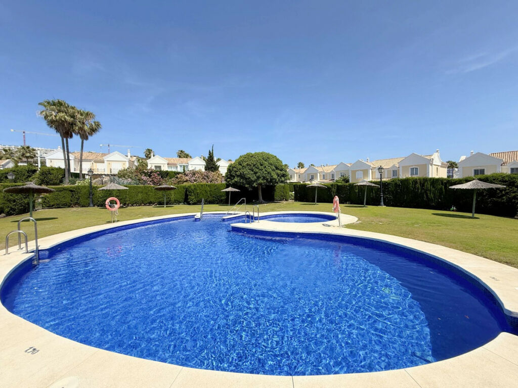Townhouse La Alcaidesa Cádiz - image 4
