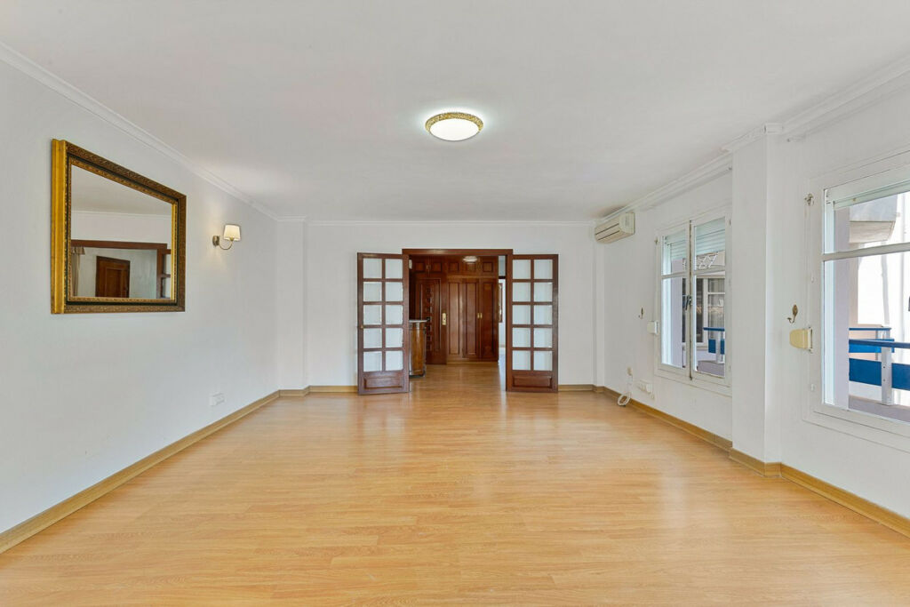 Middle Floor Apartment Fuengirola Málaga - image 4